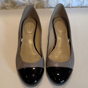 Naturalizer Two-Tone Taupe and Black Leather Flats